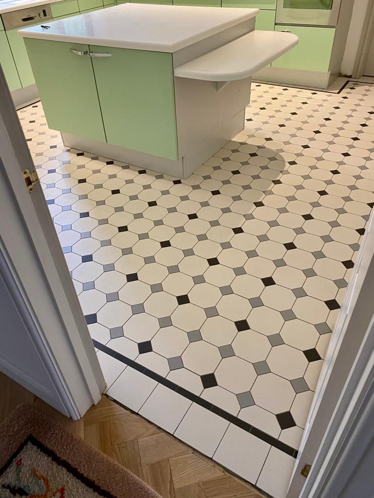 Kitchen image 7